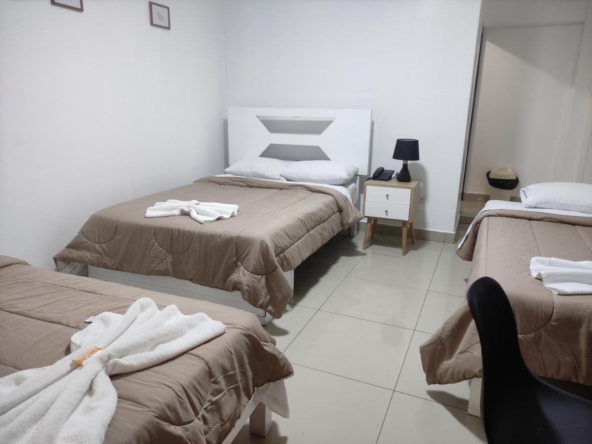Maxy's & Hotel Lima